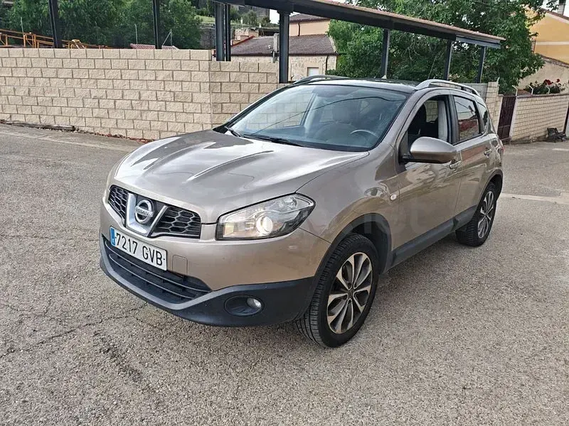 Usado Nissan Qashqai Acenta 106 CV (77 kW) 2010 Marrón SUV