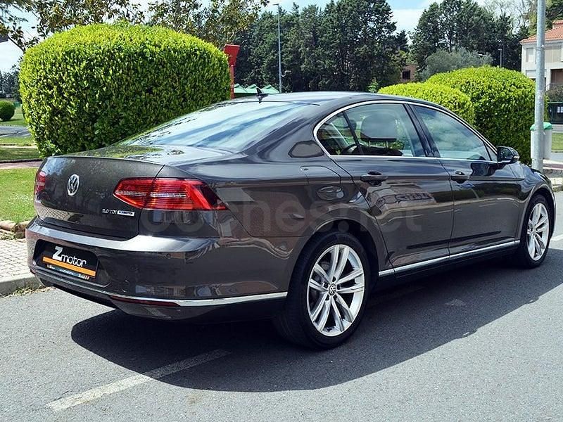 Usado VW Passat Sportline 150 CV (110 kW) 2015 Marrón Berlina