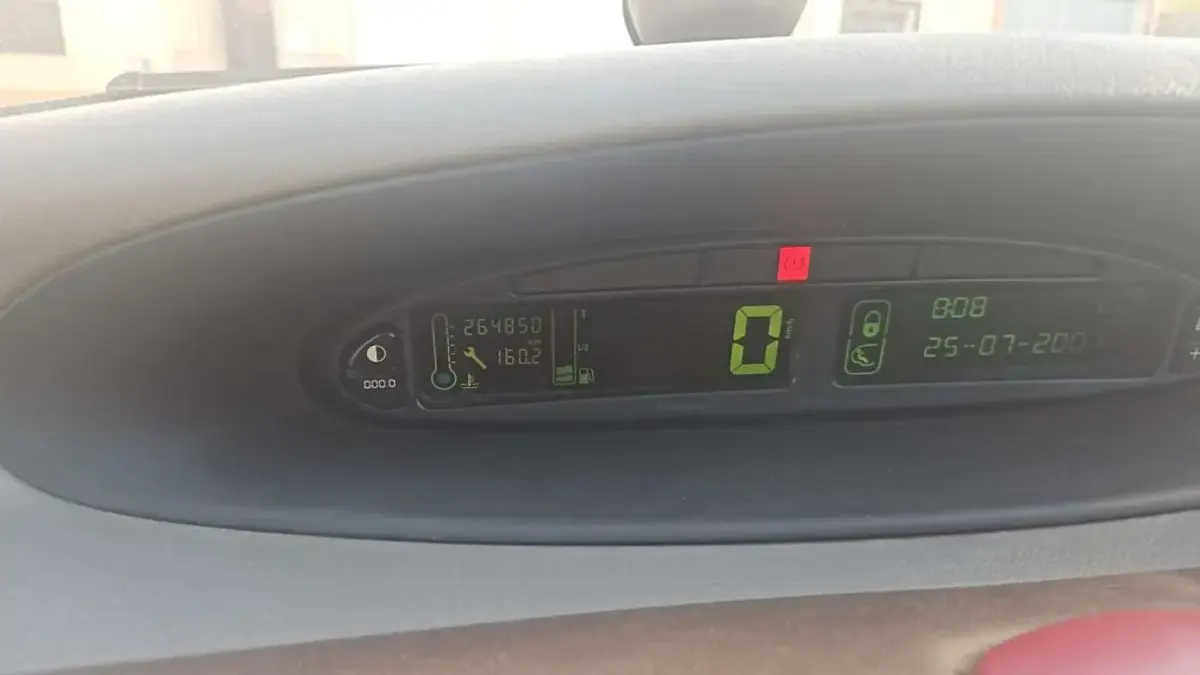 Usado Citroën Xsara Picasso Exclusive 90 CV (66 kW) 2005 Burdeos Monovolumen