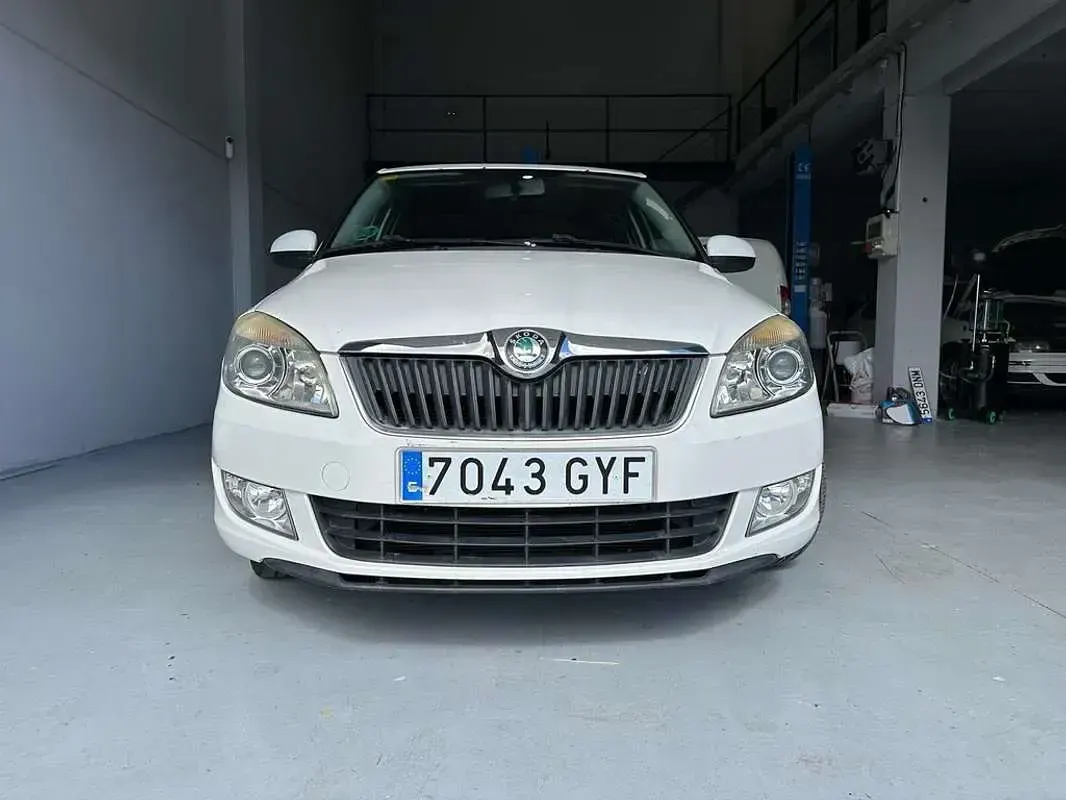 Usado Skoda Fabia Sport 105 CV (77 kW) 2010 Blanco Utilitario