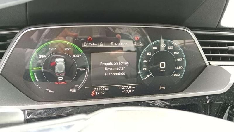 Usado Audi e-tron Advanced 230 kW (313 CV) 2020 Gris SUV