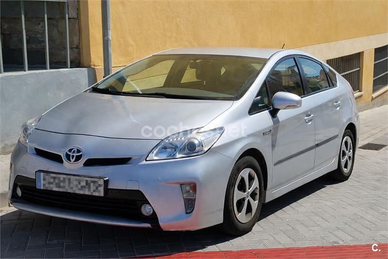 Gris / plata Usado 2013 Toyota Prius Advance Utilitario | 8650 € (Buen precio) - Imagen 1/1