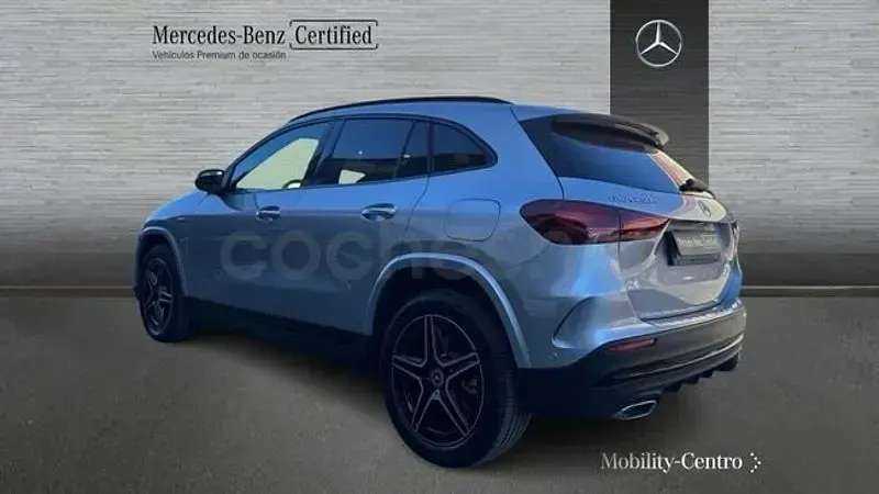 Usado Mercedes GLA250 218 CV (160 kW) 2025 Gris / plata SUV