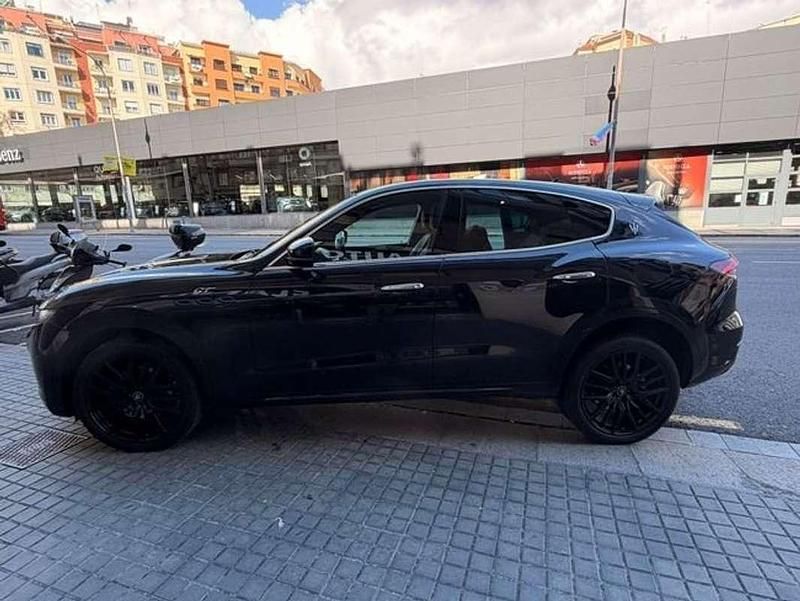 Usado Maserati Levante GT 330 CV (242 kW) 2022 Negro SUV