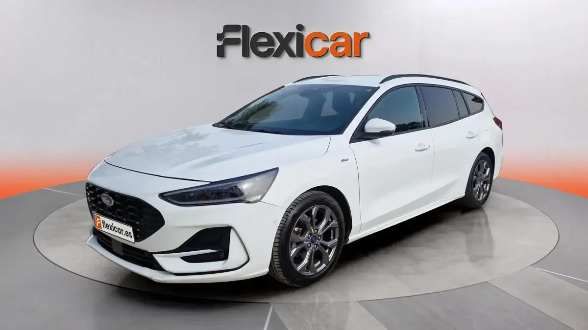 Usado Ford Focus ST-Line 125 CV (91 kW) 2023 Blanco Familiar