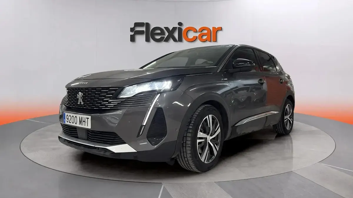 Usado Peugeot 3008 Allure 180 CV (132 kW) 2023 Gris SUV