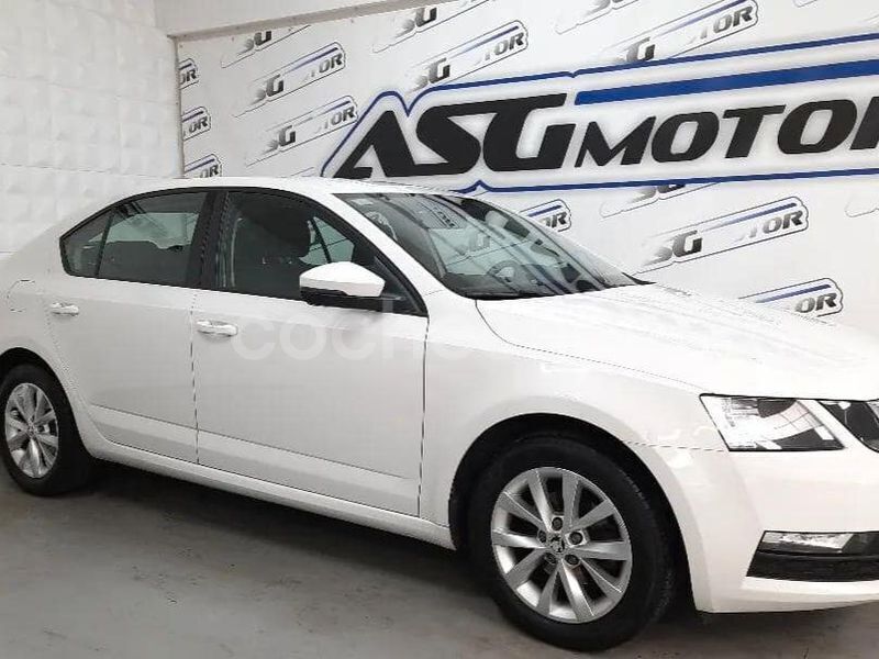 Usado Skoda Octavia Ambition 115 CV (84 kW) 2019 Blanco Berlina