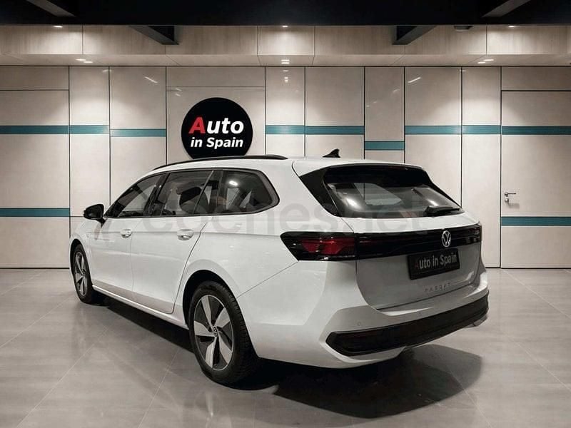Nuevo VW Passat 150 CV (110 kW) 2025 Blanco Familiar