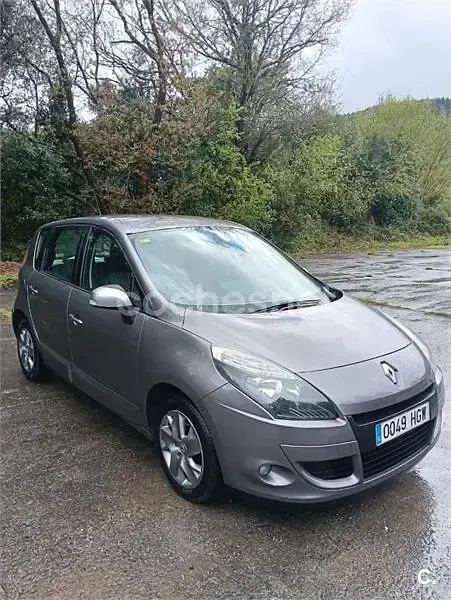 Usado Renault Scenic E-Tech 95 CV (69 kW) 2011 Gris / plata Monovolumen