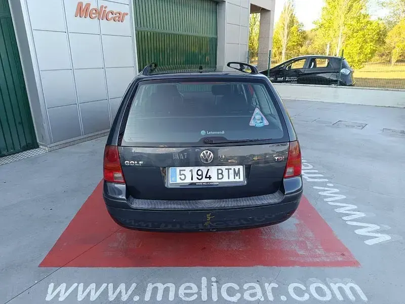 Usado VW Golf IV Conceptline 100 CV (73 kW) 2002 Gris / plata Familiar