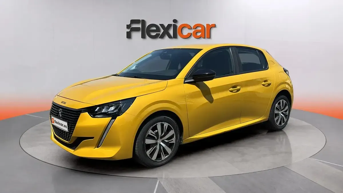 Usado Peugeot 208 Active 75 CV (55 kW) 2023 Amarillo Utilitario