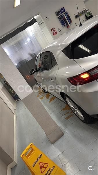 Usado Renault Mégane GT Line GT-Line 130 CV (95 kW) 2017 Gris / plata Berlina