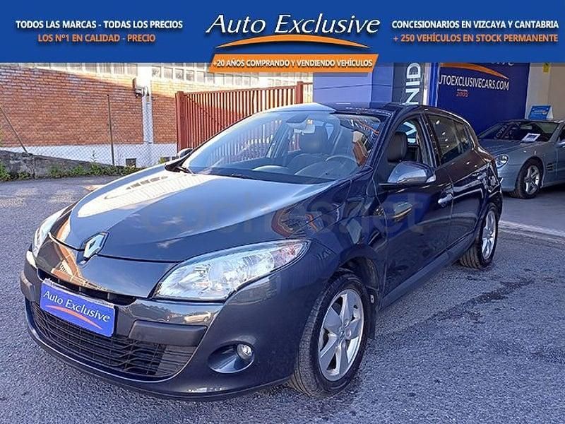 Usado Renault Mégane Dynamique 110 CV (80 kW) 2010 Gris / plata Berlina