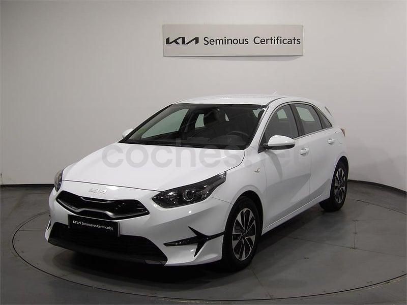 Usado Kia Ceed 100 CV (73 kW) 2025 Blanco Utilitario