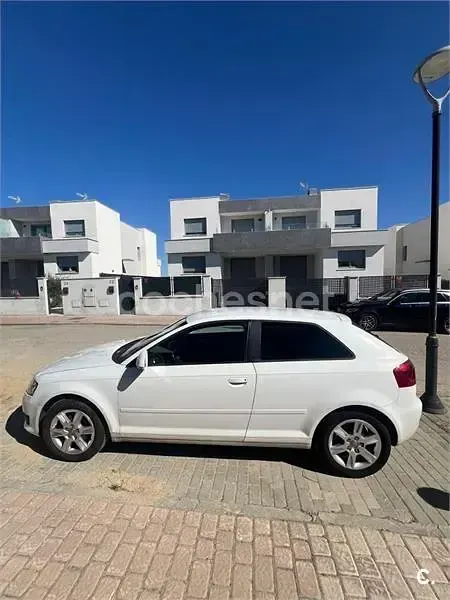 Usado Audi A3 Attraction 105 CV (77 kW) 2010 Blanco Utilitario
