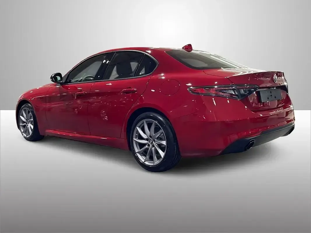 Usado Alfa Romeo Giulia Sprint Sprint 190 CV (139 kW) 2022 Rojo Coupe