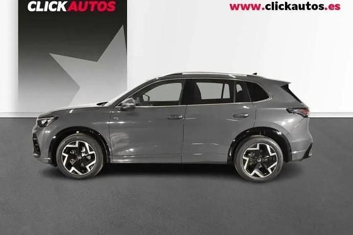 Usado VW Tiguan R-line 150 CV (110 kW) 2025 Gris SUV