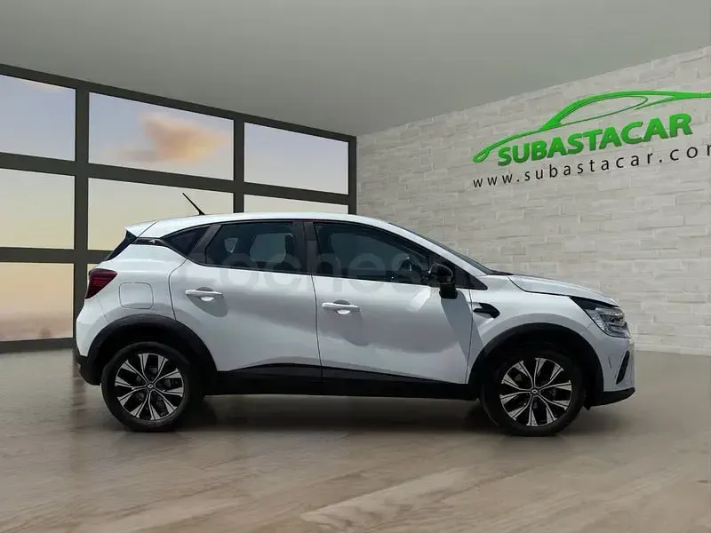 Usado Renault Captur Intens 100 CV (73 kW) 2022 Blanco SUV