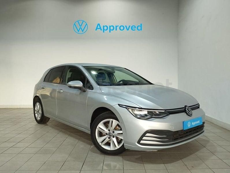 Usado VW Golf VIII Life 110 CV (80 kW) 2022 Gris plata Utilitario