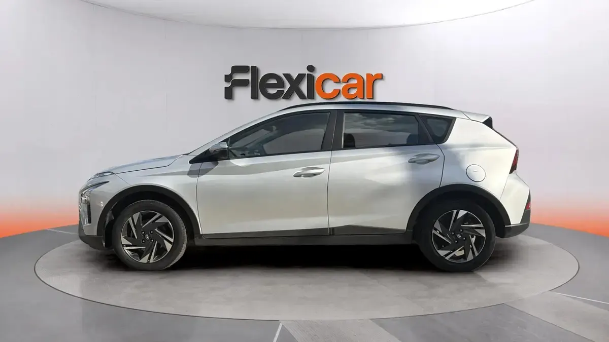 Usado Hyundai Bayon 101 CV (74 kW) 2023 Gris SUV
