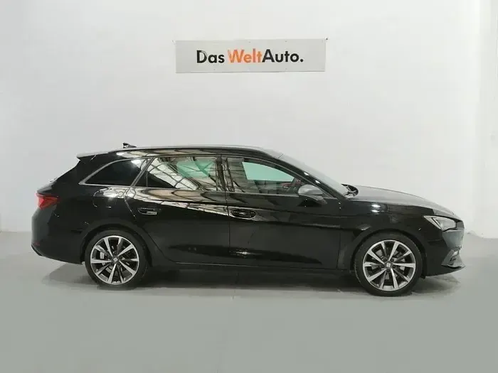 Usado Seat Leon FR 150 CV (110 kW) 2025 Negro Familiar