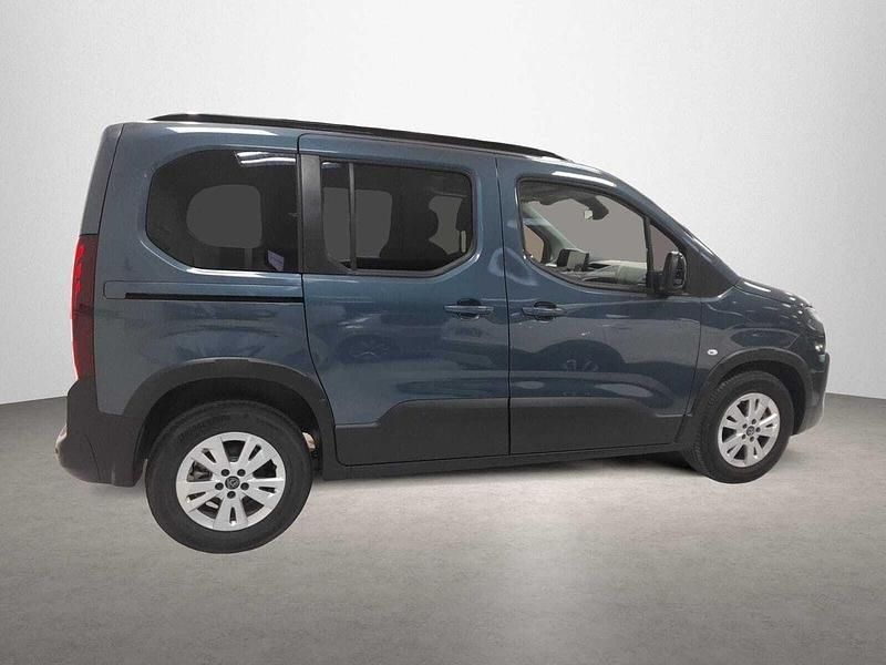 Usado Peugeot Rifter Allure 101 CV (74 kW) 2024 Azul Monovolumen