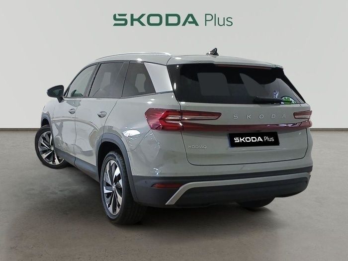 Gris Nuevo 2024 Skoda Kodiaq Selection SUV | 43.390 € (Precio justo) - Imagen 1/4