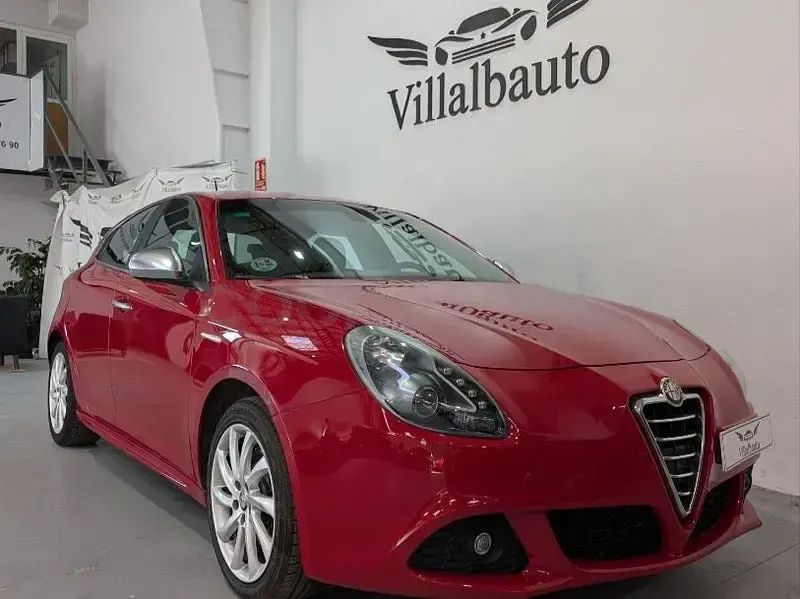 Usado Alfa Romeo Giulietta Distinctive 170 CV (125 kW) 2012 Rojo Utilitario