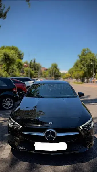 Usado Mercedes CLA200 150 CV (110 kW) 2020 Negro Coupe