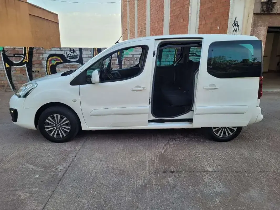 Usado Peugeot TePee 99 CV (72 kW) 2017 Blanco Van