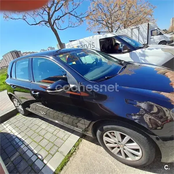 Usado VW Golf VI Advance 105 CV (77 kW) 2011 Negro Utilitario