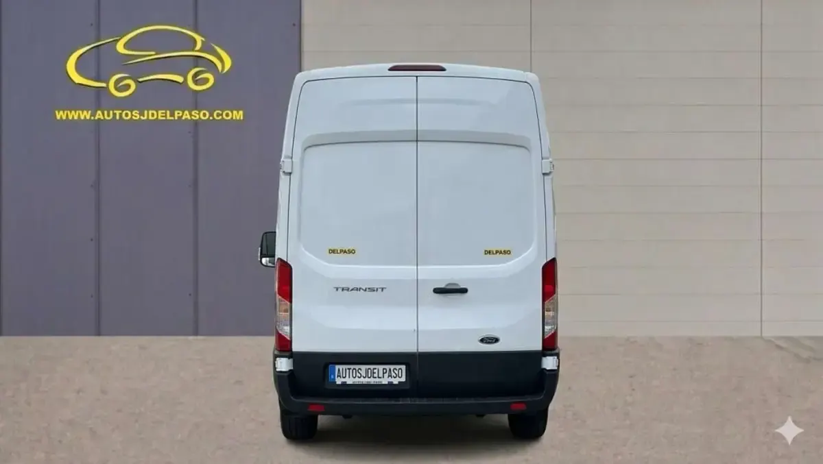 Usado Ford Transit Trend 131 CV (96 kW) 2022 Blanco Van
