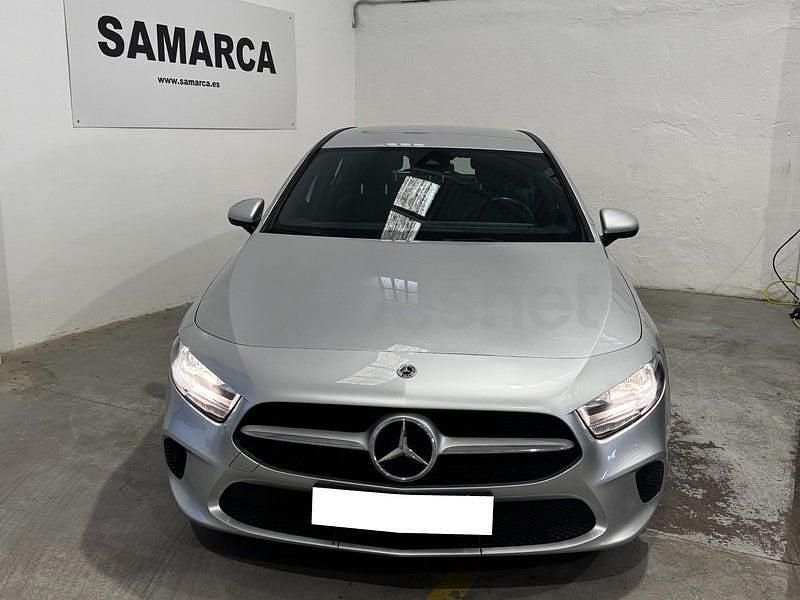 Usado Mercedes A180 116 CV (85 kW) 2019 Gris / plata Berlina