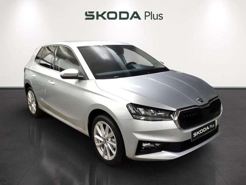 Plateado Usado 2025 Skoda Fabia Selection Utilitario | 19.650 € (Precio justo) - Imagen 1/4