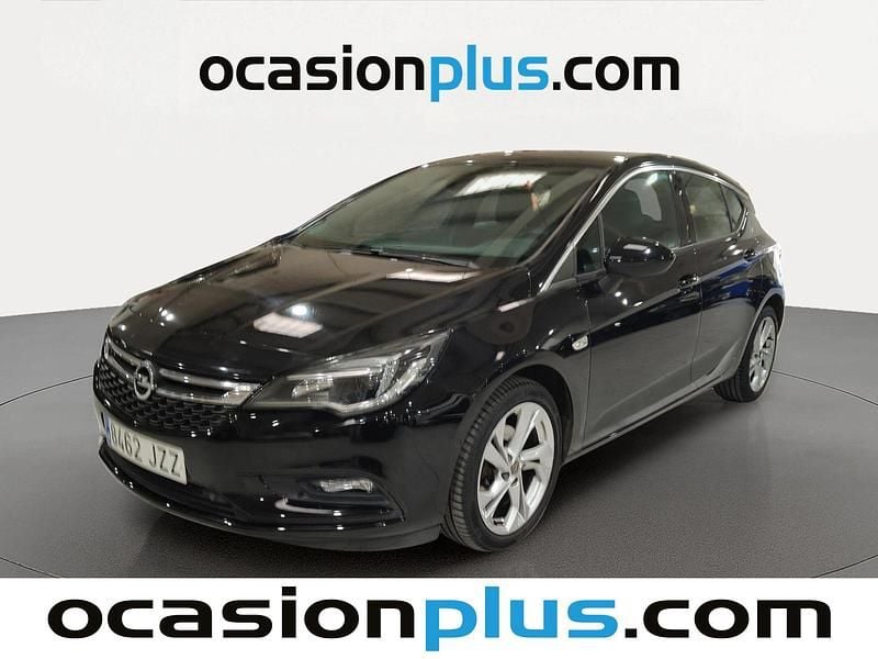 Usado Opel Astra Dynamic 110 CV (80 kW) 2017 Negro Utilitario