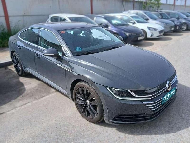 Usado VW Arteon 150 CV (110 kW) 2019 Gris Utilitario