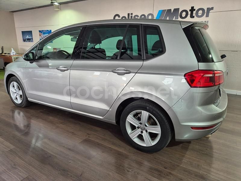Usado VW Golf Sportsvan Advance 110 CV (80 kW) 2015 Beige Monovolumen