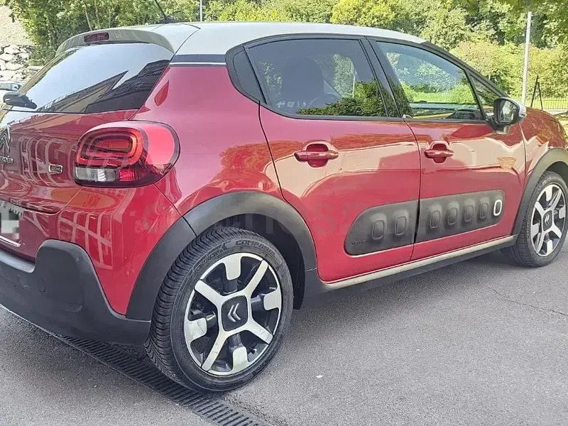Usado Citroën C3 Feel 110 CV (80 kW) 2020 Rojo Utilitario