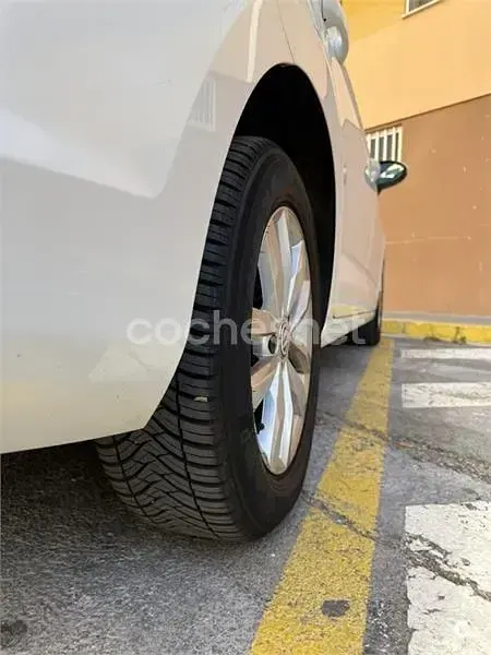 Usado VW Touran Advance 150 CV (110 kW) 2017 Blanco Monovolumen