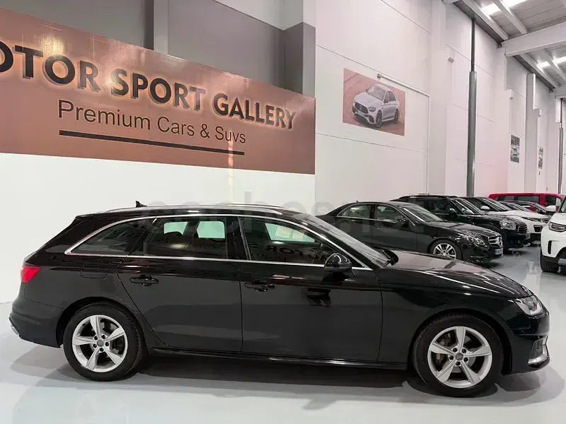 Usado Audi A4 Advanced Plus 190 CV (139 kW) 2020 Negro Familiar