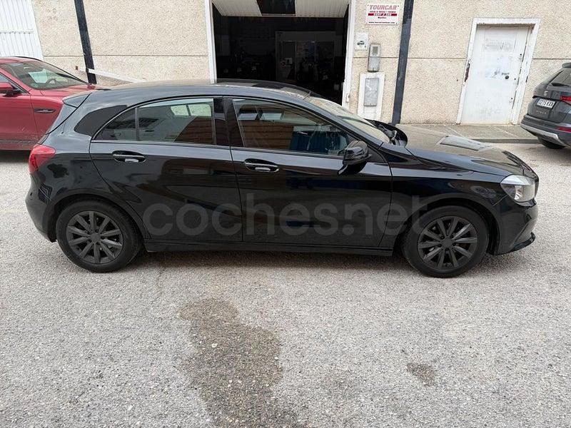 Usado Mercedes A180 Style 109 CV (80 kW) 2016 Negro Berlina