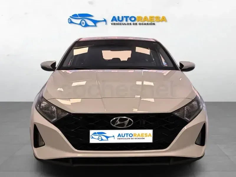 Usado Hyundai i20 100 CV (73 kW) 2021 Blanco Utilitario