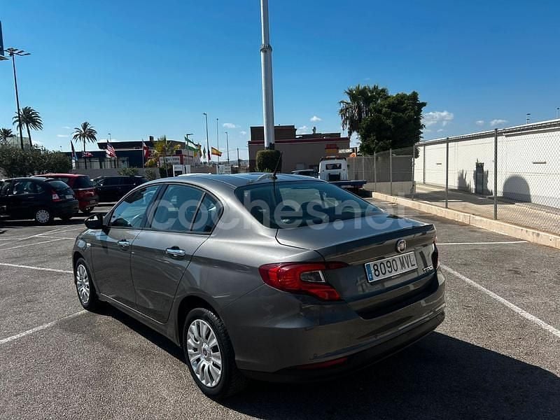Usado Fiat Tipo Easy 120 CV (88 kW) 2017 Gris / plata Berlina