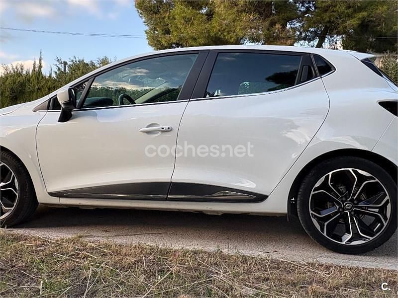 Usado Renault Clio IV Zen 120 CV (88 kW) 2016 Blanco Berlina