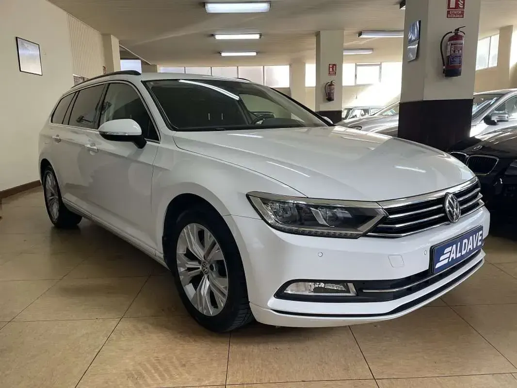 Usado VW Passat Advance 120 CV (88 kW) 2016 Blanco Berlina