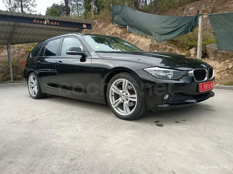 Usado BMW 318 143 CV (105 kW) 2013 Negro Familiar