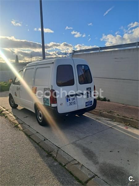 Usado Nissan Cargo 75 CV (55 kW) 1997 Blanco Familiar