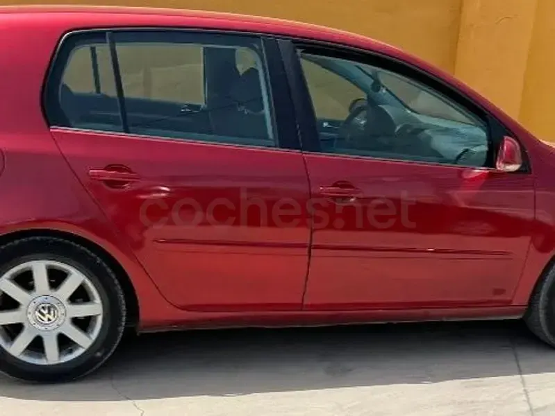 Usado VW Golf IV Sportline 110 CV (80 kW) 2004 Granate Berlina
