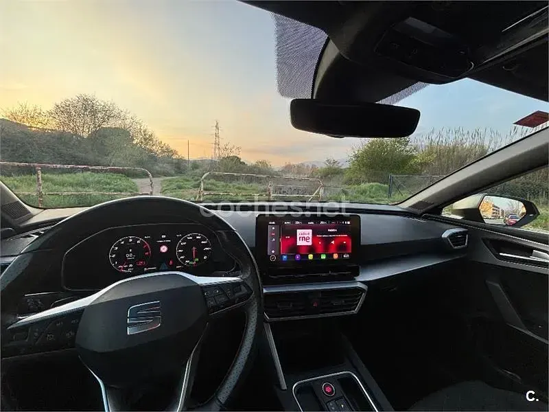 Usado Seat Leon FR 150 CV (110 kW) 2021 Rojo Berlina