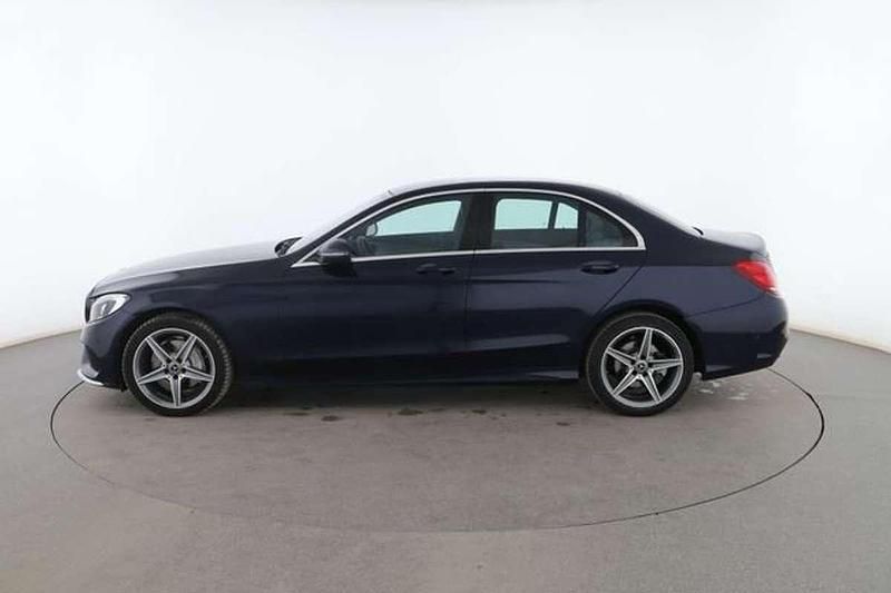 Usado Mercedes C220 AMG line 171 CV (125 kW) 2018 Azul Berlina